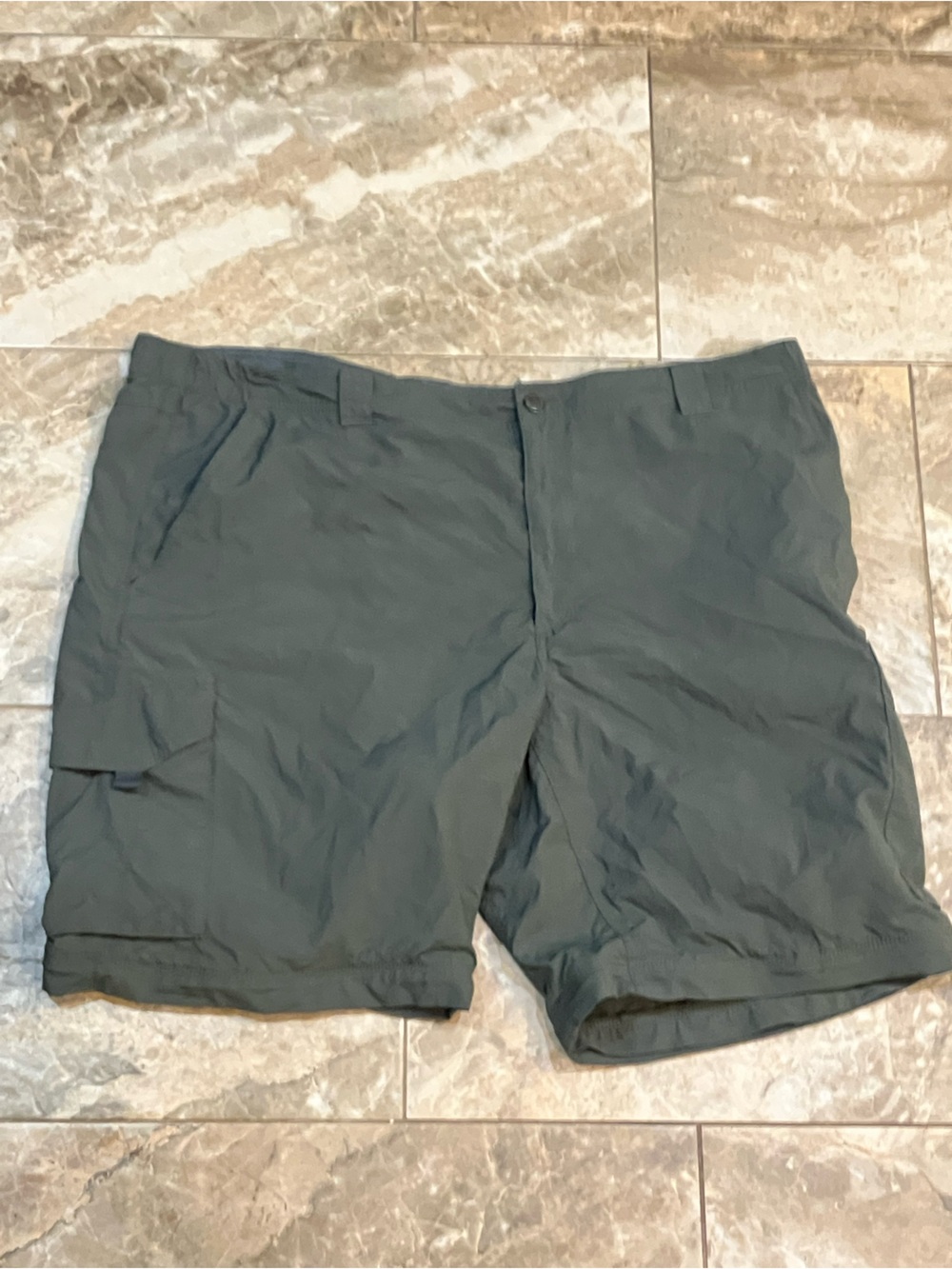 Columbia Olive Green Silver Ridge Cargo Shorts Hiking Outdoors UPF 50 Men's 44